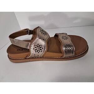 Earth Women's Strappy Sandals Flat Size 7m Color natural gold brown